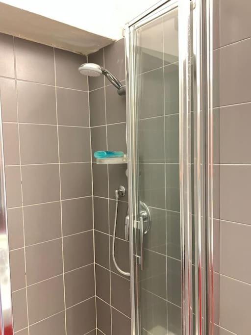 Modern Pretty Apartment Near Isola Zone Милано Екстериор снимка